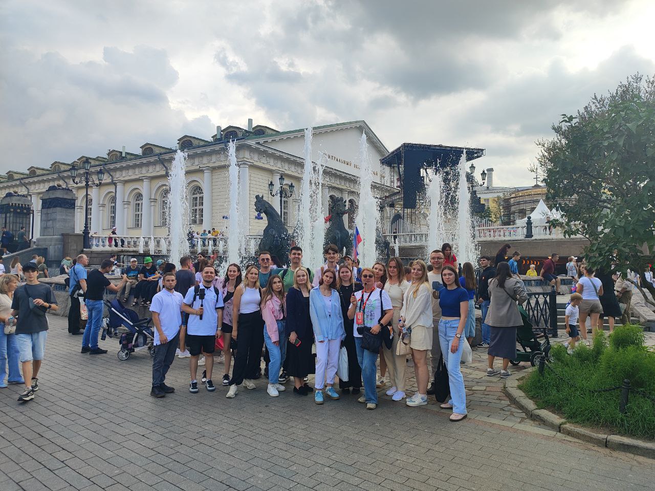 Организовали экскурсии для 300 студентов в рамках большого выпускного в Кремле