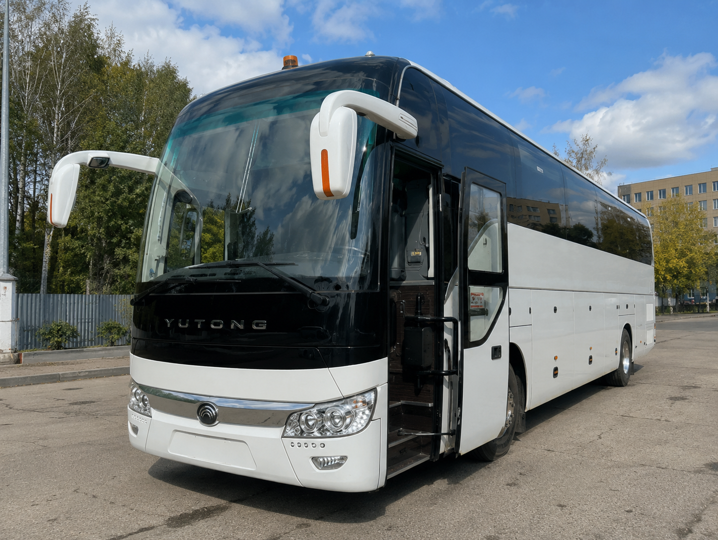 Yutong ZK6128H — аренда автобуса с водителем