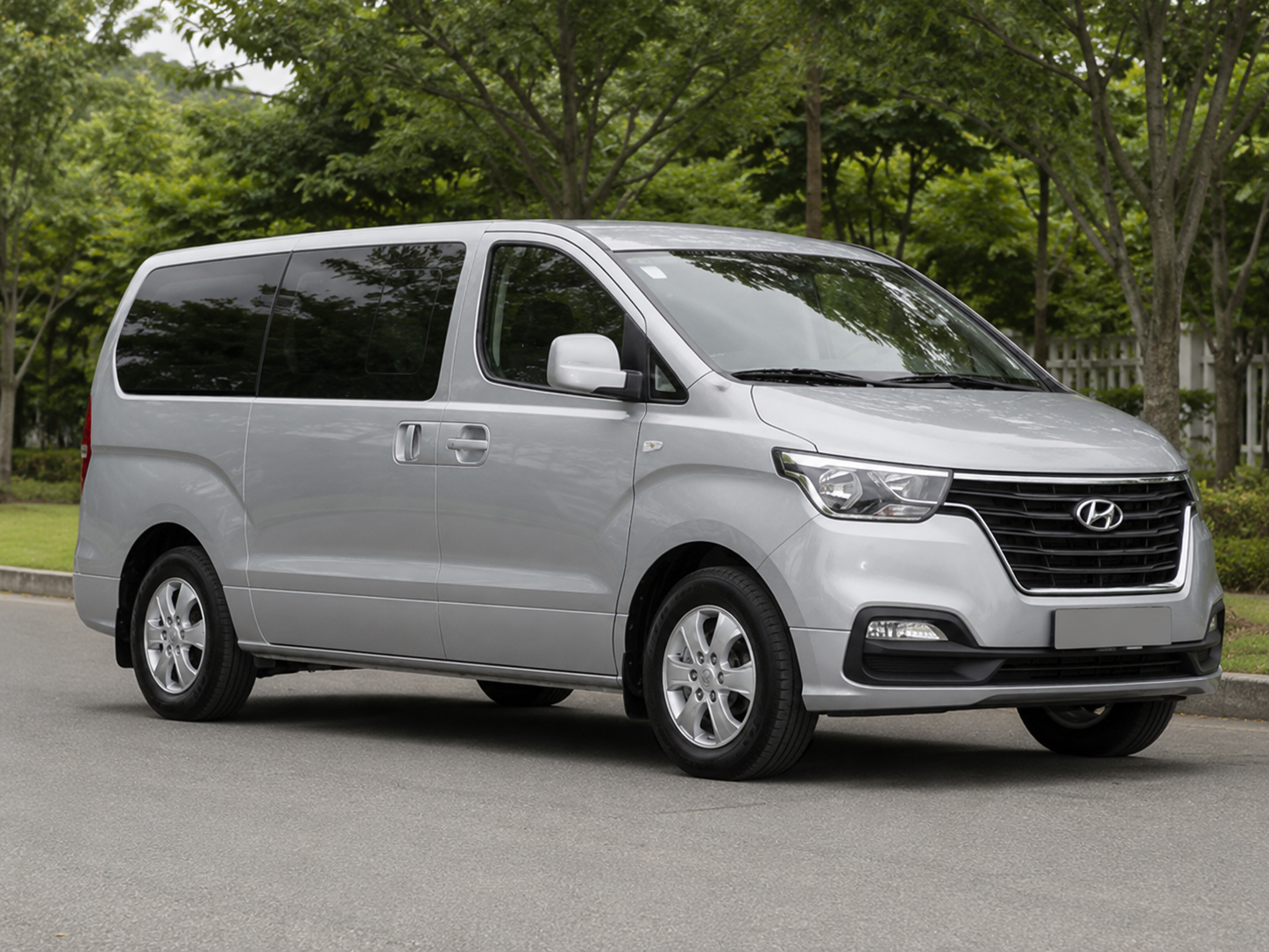 Hyundai Grand Starex — аренда автобуса с водителем